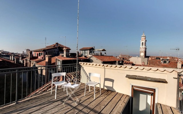 Venice Skyline View Studio Apartment M0270428215