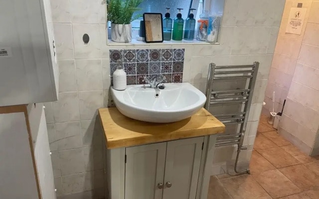 1 Bed Victorian Flat Sleeps 4 - Garden & Patio