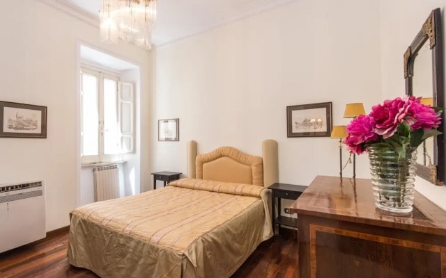 RSH Spanish Steps Luxury Apartment