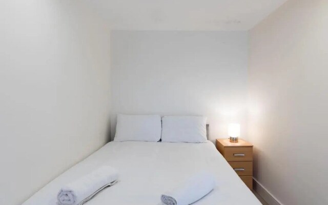 Modern 2 Bed 2 Bath Apartment Hyde Park