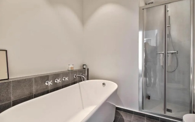 Louvre Luxury apartment