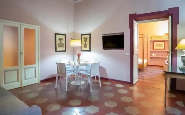 Campo De' Fiori Pinky House