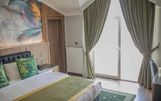 Mourouj Gloria White Palace Hotel & SPA