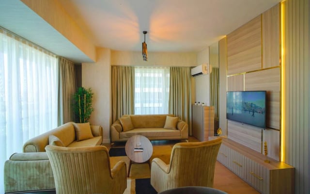 2 Bedroom Luxury Apartment near Mall of Istanbul