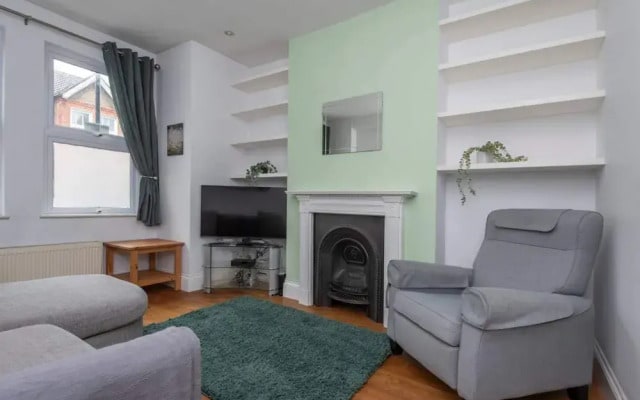 Ground Floor Apartment - Private Garden