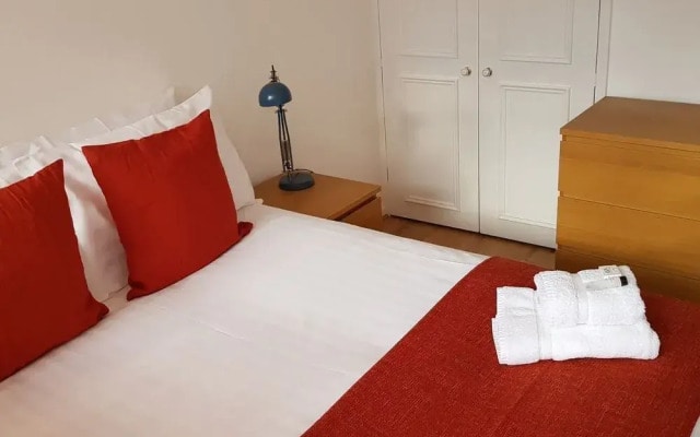 Bright 3 Bed in Central London
