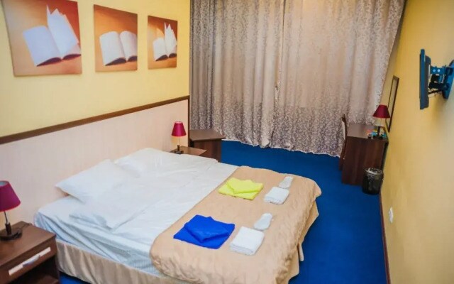 Petrogradka Hotel