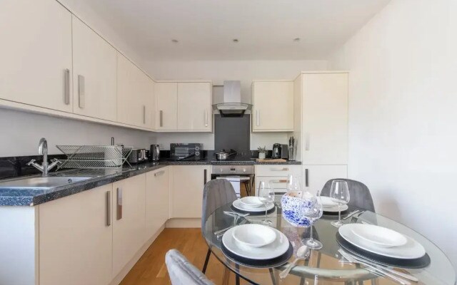 Gunnersbury Avenue