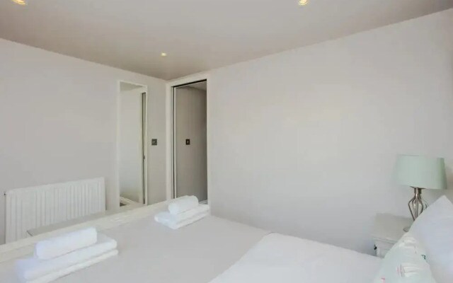 Classic and Elegant 3 Bedroom Apartment With Private Garden