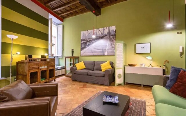 Rome as you feel - Vicolo delle Grotte