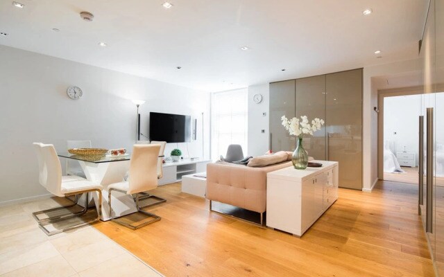 Hyde Park Luxe