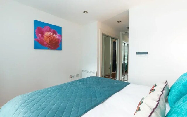 River view Luxury 3bed flat with views