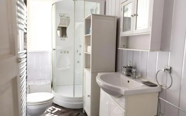 2 Bedroom Cossy Detached Property