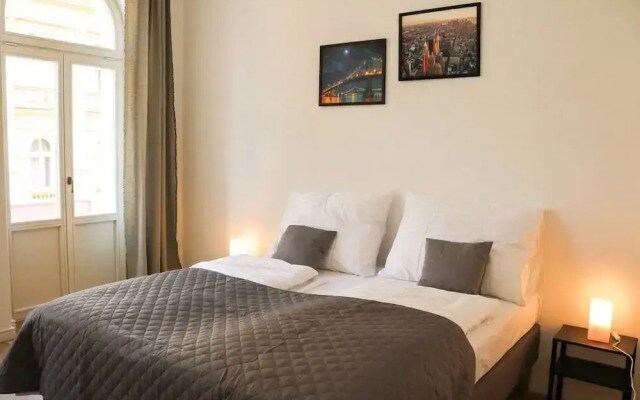 Rose suites and rooms