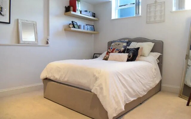 1 Bedroom Flat Near Wimbledon