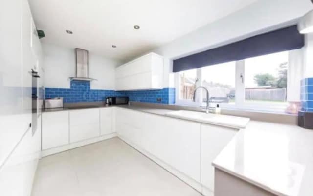 Stunning 4-bed House in Gidea Park