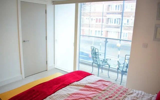 Bermondsey 2 Bedroom Flat With Garden