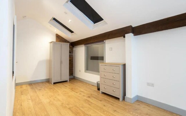 Pillo Rooms Serviced Apartments- Salford