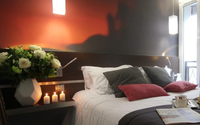 Hotel Lumières Montmartre Paris