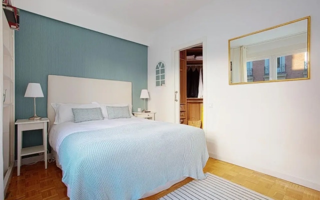 Apartment Near Retiro Park & Prado Museum Retiro I