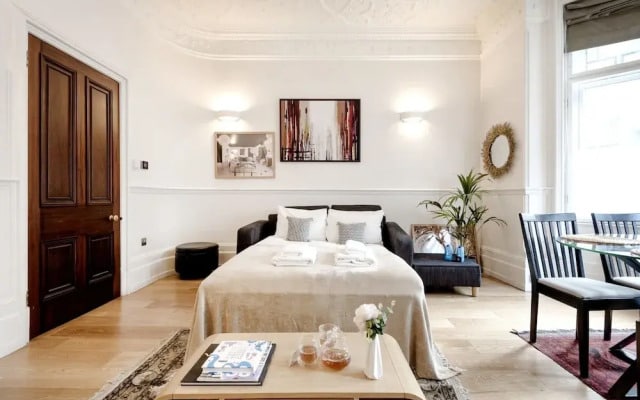 Bright and Modern Mayfair Apartment