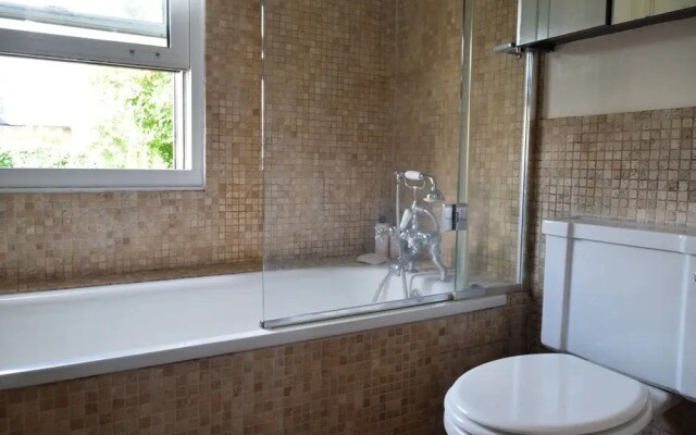 Chic 1 Bedroom Apartment in Fulham