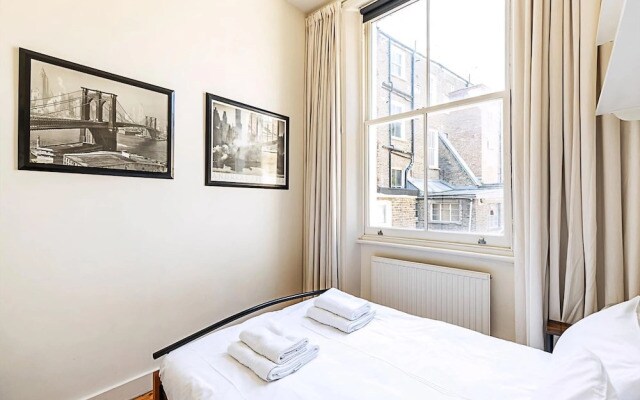 Stylish West Kensington Flat With Character