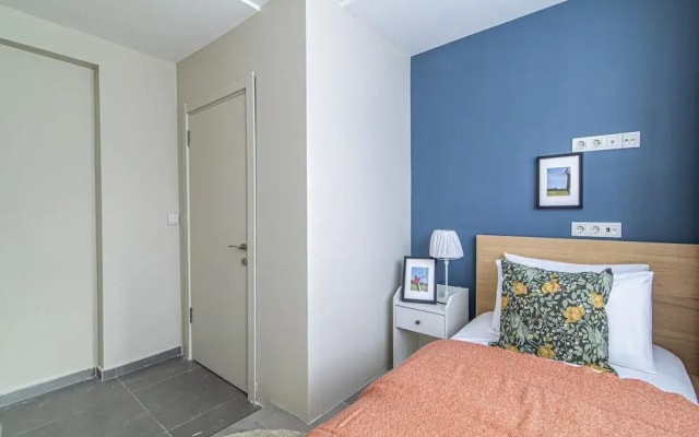 Charming Flat With Backyard Close to Zorlu Center