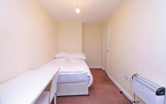 Cosy 2BD Flat Lincoln City Centre Sleeps 3