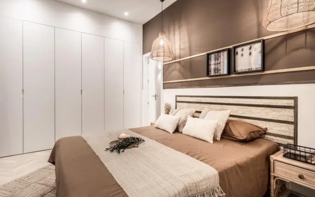 Utrera - 4 Bedrooms in Trafalgar