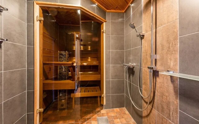 Stylish Historical Loft with Sauna & Free Parking