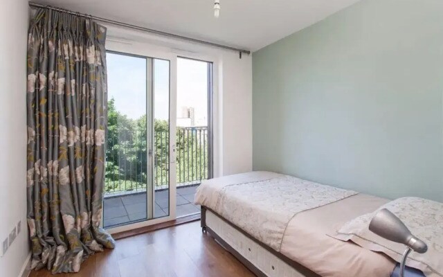 3 Bedroom Flat in Shoreditch with Roof Terrace
