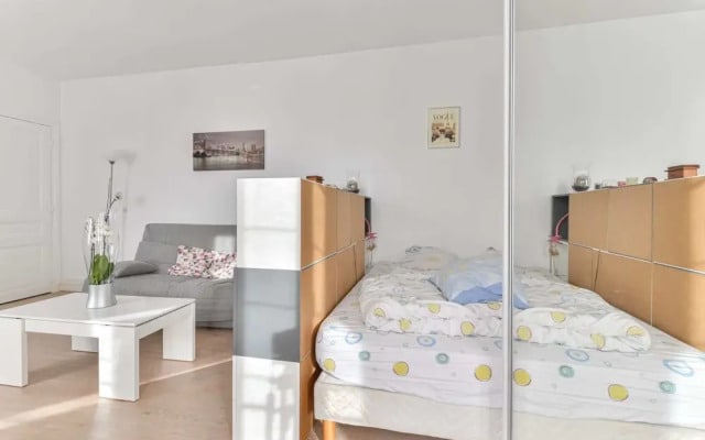 Bright And Spacious Studio Near la Défense