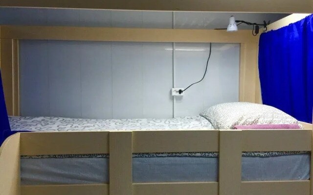 Like Hostel