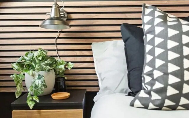 Modern & Fresh Studio Apt