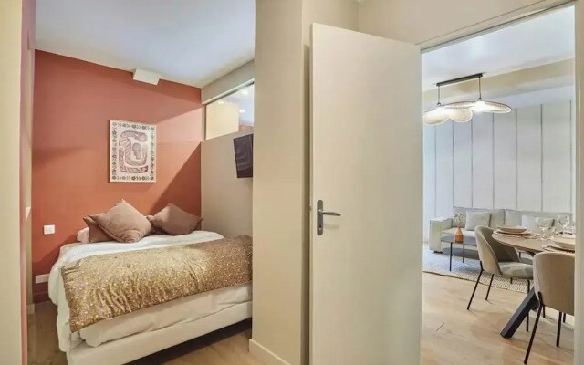 Apartment in the Center of Paris/montmartre