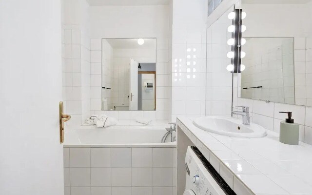 Charming 1BR Steps from Saint-Germain