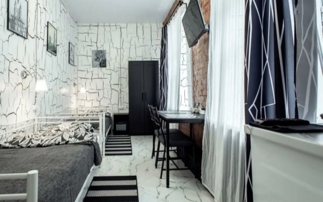 Black&White na 1-y Krasnoarmeiskoy
