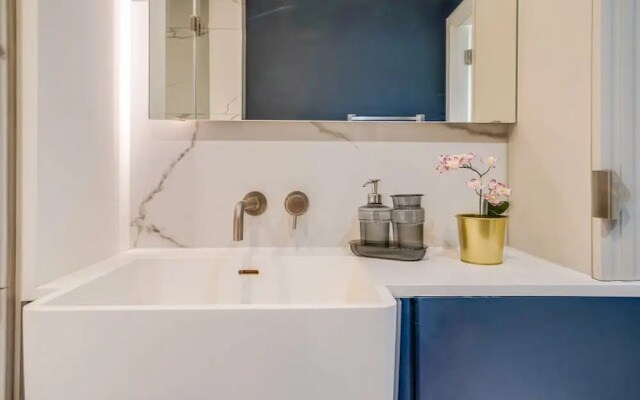 Central London Stay in Vauxhall With Balcony