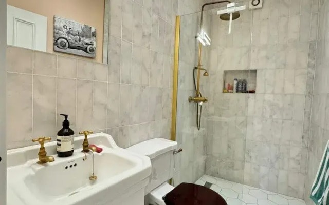 Homely Flat W/terrace, 3 Mins to Battersea Park