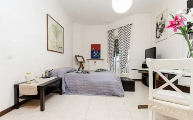 Izzy Apartment