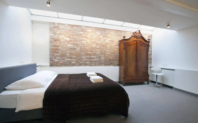 Charles Apartment