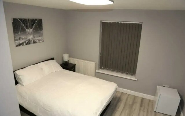 Budget 4-bed House in Woolwich