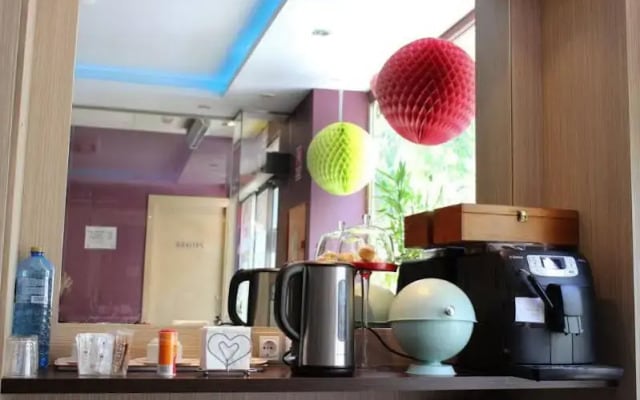 Hostal 4C Cuatro Caminos