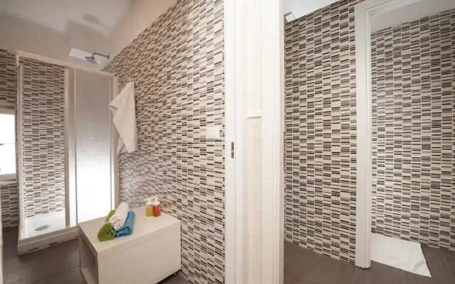 Des Artistes Budget Rooms