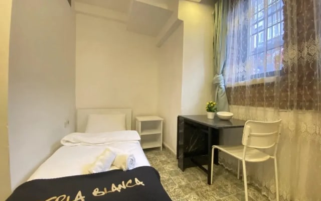 P2611 in Stanbul With 1 Bathrooms