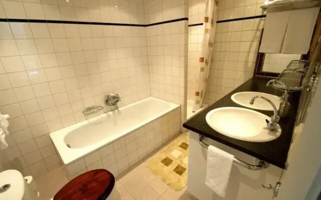 Quartier Latin Apartment