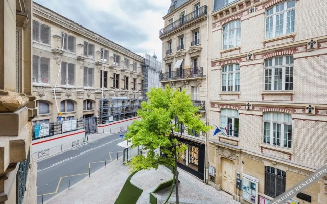 Apartment Ponthieu - Champs Elysées