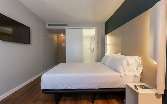 Travelodge Malaga Airport Отель
