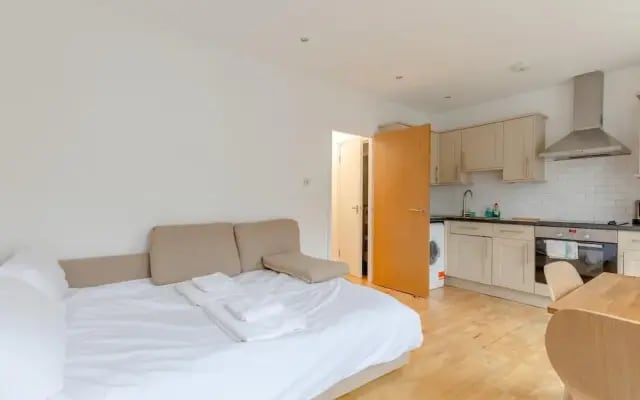 Bright and Spacious 1BD Flat - Camden
